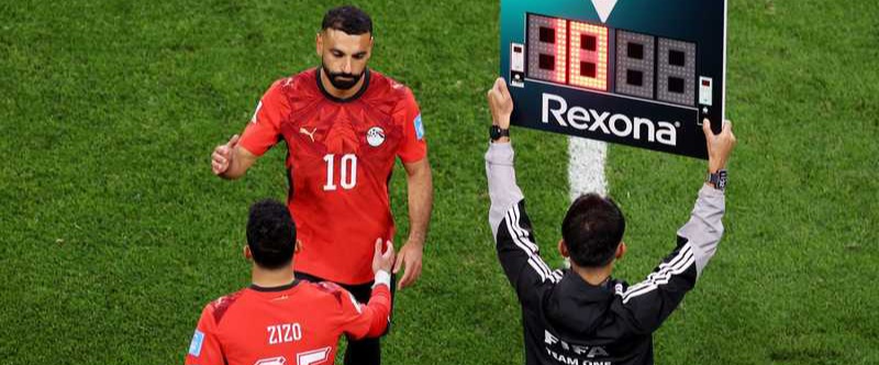 هل أخطأ حسام حسن باستبدال صلاح؟.. خروج قائد مصر المبكر يثير الجدل أمام أنجولا