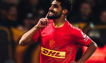 إبراهيم عادل يخطف الأضواء في دوري المؤتمر الأوروبي بثنائية مثيرة